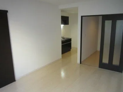 Grandtic SYM(シム) 博多【1階】の居間