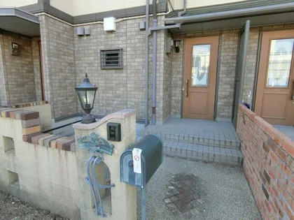 メルヴェーユ北畠【1階】の玄関