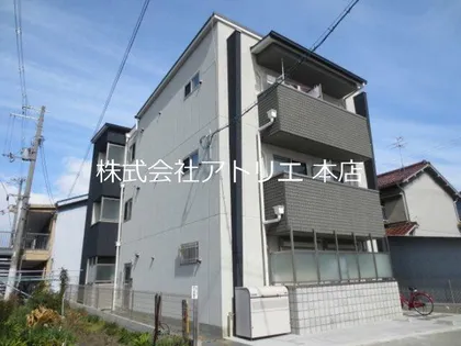 エヌエムトラントシス【2階】の外観