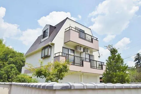 コンフォール林 別館【208号室】の外観