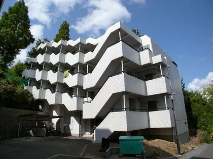 カレッジタウングリーンヒル【3階】の外観