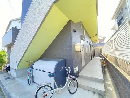 シュエット鳳(シュエットオオトリ)【203号室】の玄関