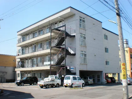 プラザ クリプトメリアの画像