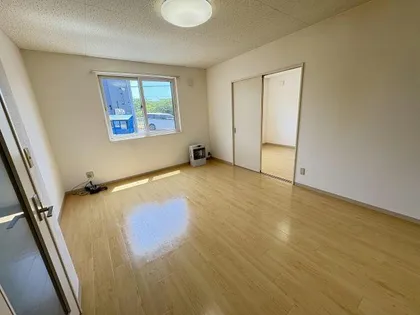 フレンドパークNANAE【101号室】の居間