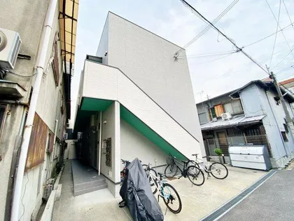 フローラ・ミレ【2階】の外観