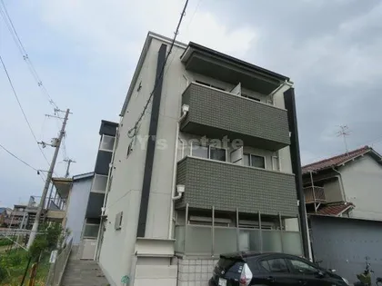 エヌエムトラントシス【2階】の外観