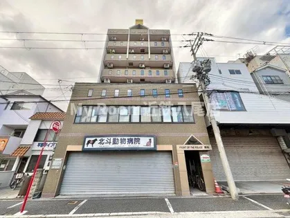 FRONT OF THE POLICE新光の画像