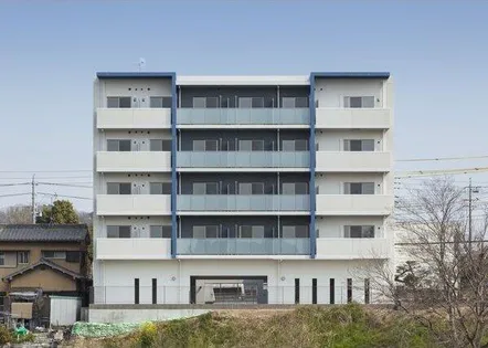 ウイングコート深沢【4階】の外観