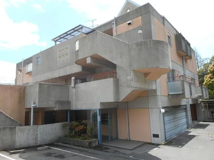 クレストコートの画像