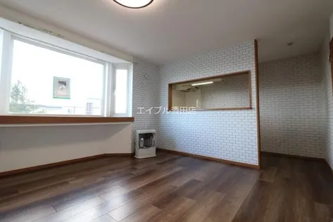 サンピア 3丁目館【302号室】の居間