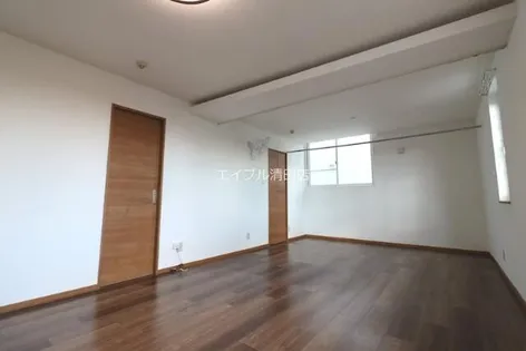 サンピア 3丁目館【302号室】の居間