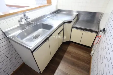 サンピア 3丁目館【302号室】のキッチン