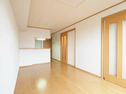 アヴァンツァートヴィレッジ Ⅱ【2階】の居間