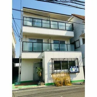 プレミアムYT【1階】の外観