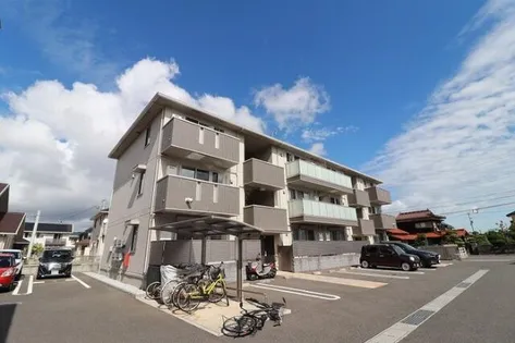 メゾン・ラフィーネ A棟【3階】の外観