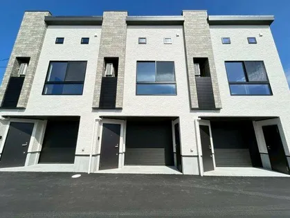 大阪府箕面市粟生外院3丁目【テラスハウス】の外観