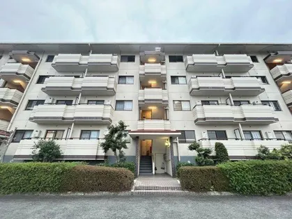 フォルク北千里D棟【3階】の外観