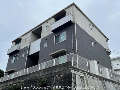 ラウンドシティ泉台【3階】の外観