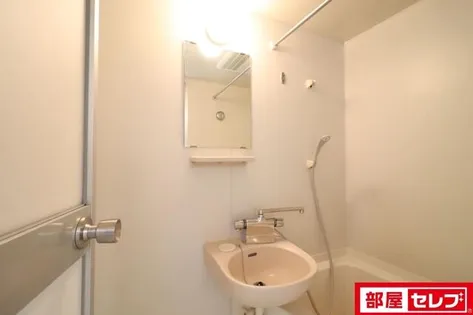 シーズンコート塩釜駅前【303号室】の内装