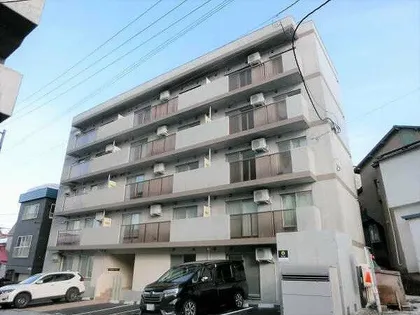 バーニーズ ル・ポール【5階】の外観