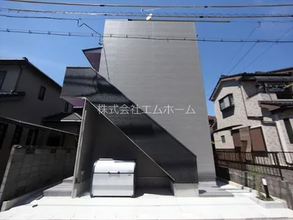 L’endroit apaisant あじよし(ランドロワアペザンあじ【1階】の外観