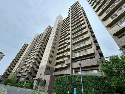 新千里桜丘メゾンシティ参番館【13階】の外観