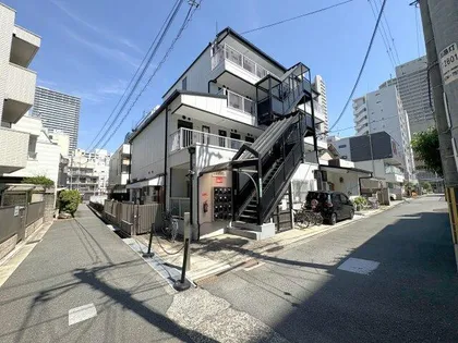 鈴木マンション【303号室】の外観