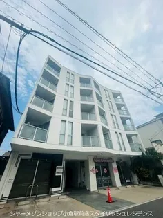 F. O. S SQUARE【3階】の外観