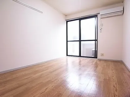 セジュール宝泉【2階】の居間