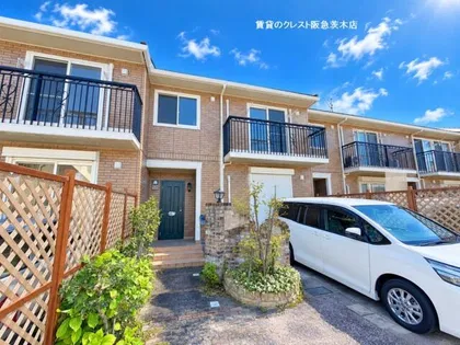 大阪府箕面市粟生間谷西7丁目【テラスハウス】の外観