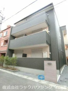 L-BASE本町【1階】の外観