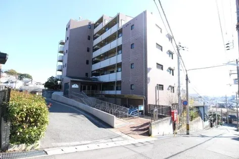 ガーデンコート楠ヶ丘【1階】の外観