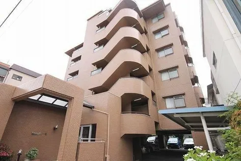 ファミール一社の画像