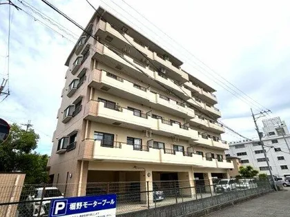 エルファミーレ富田林【3階】の外観