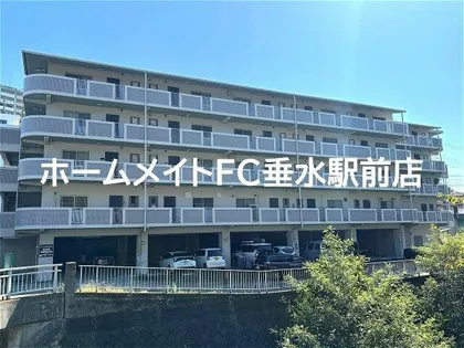 リバーパレス中西【3階】の外観