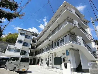 White villaⅡ【2階】の外観