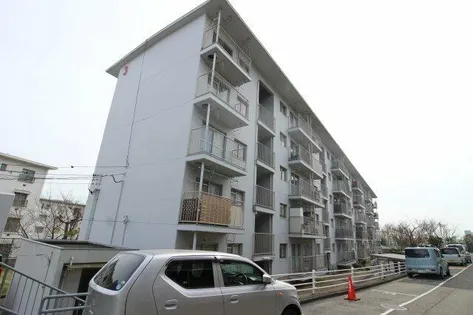 上高丸厚生年金住宅3号棟の画像