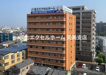 ふぁみーゆ天美南【9階】の外観