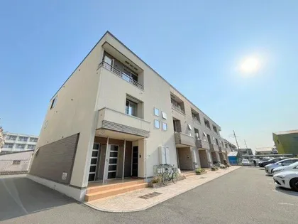 ビラ・アリエッタ【3階】の外観