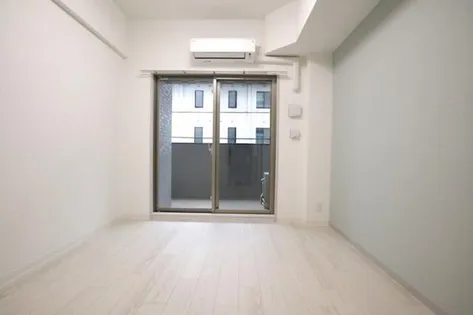 プレサンス神戸長田マリエント【5階】の居間