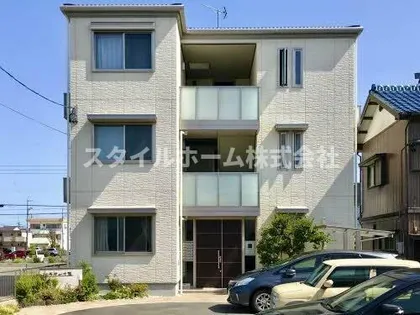 ラサーナ桂の画像