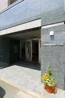 ウエスト フルハウス【7階】の外観