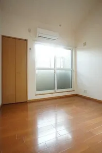 ロザリオカーサV【1階】の外観