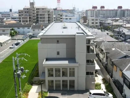 クレセント コートの画像