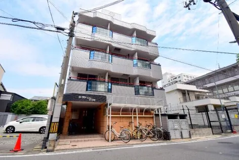 ロータリーマンション平代町【3階】の外観