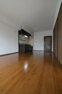 リバーコート大産【203号室】の外観