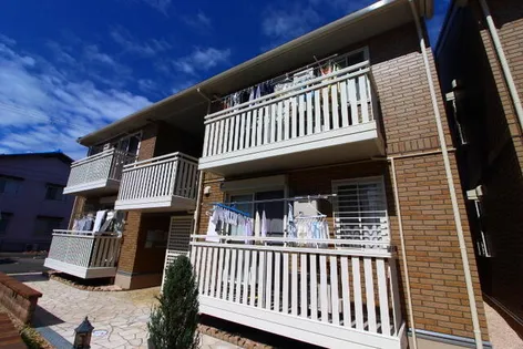 クロスロードA棟【2階】の外観