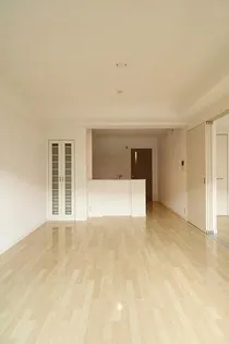 コゥジィーコート駅前通りの画像