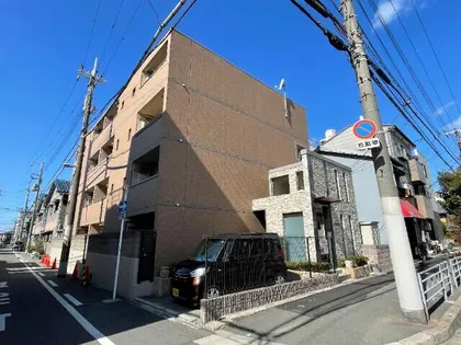 イーリス ウィステリア【1階】の外観