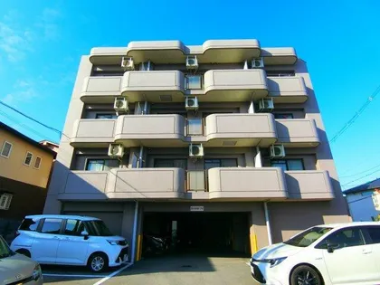 ピソ・デ・ホベン【3階】の外観